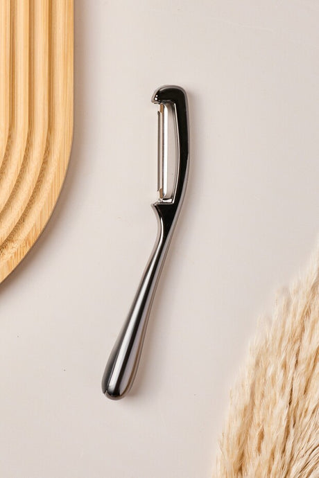 Besty Smoked Stainless Steel Peeler - Ergonomic 17 cm Design