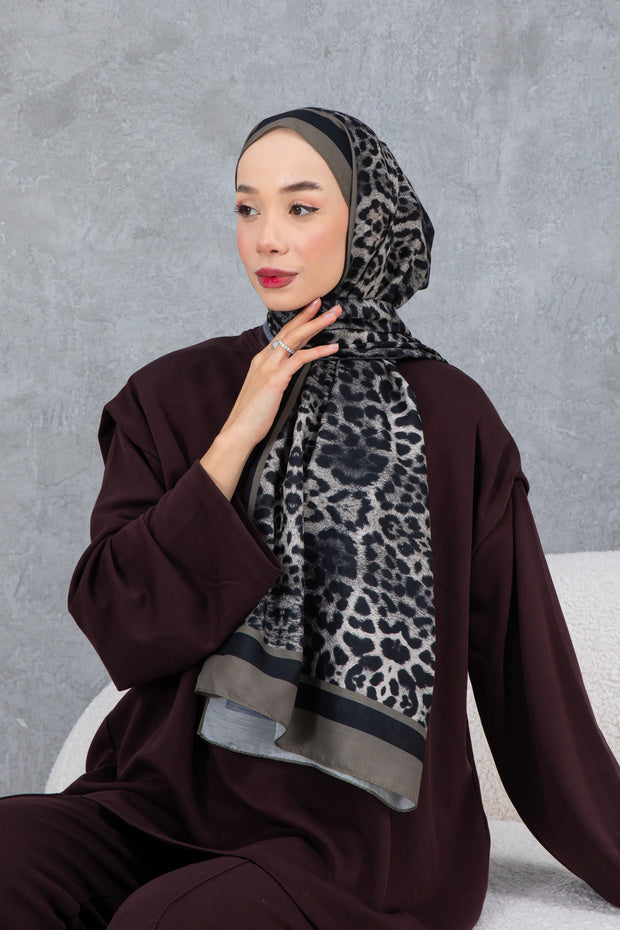 Leopard Print Cotton Shawl - Soft & Stylish