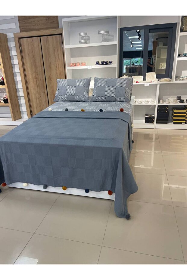 Double Cotton Pompom Pique Set - Elegant Bedding
