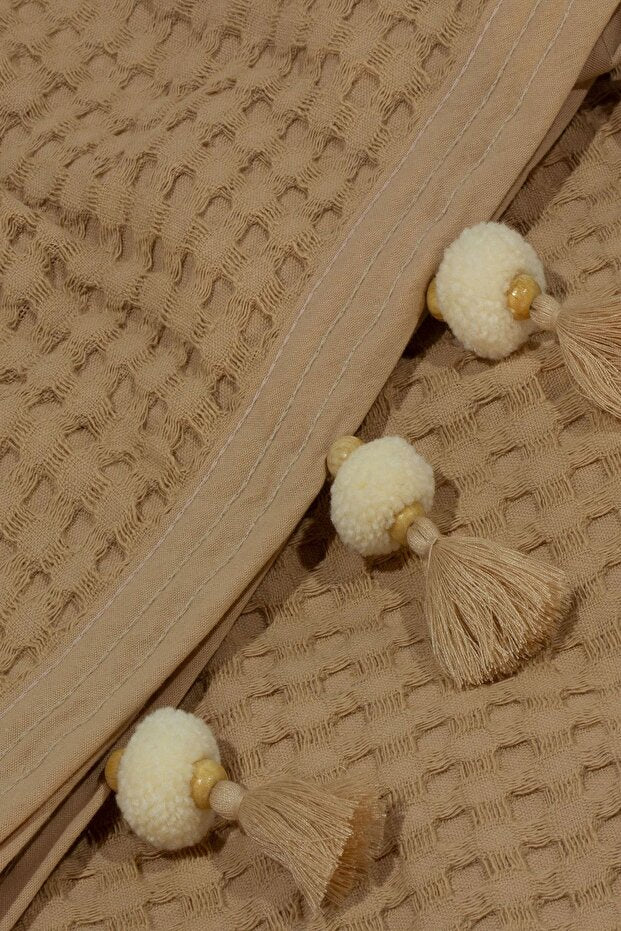 100% Cotton Double Bedspread Quilt - Waffle & Pom-pom