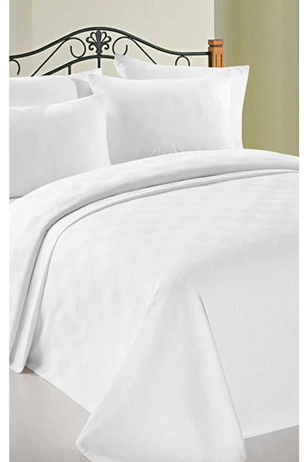 Hotel Quality 100% Cotton Gingham Bedspread - 230 x 240 cm