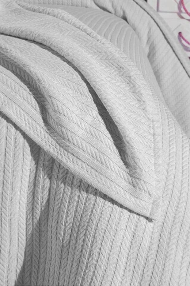 Thick Yarn Knitted Blanket - Double Size 220x240cm