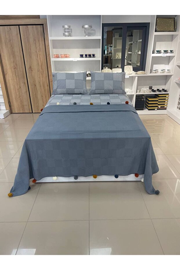 Double Cotton Pompom Pique Set - Elegant Bedding