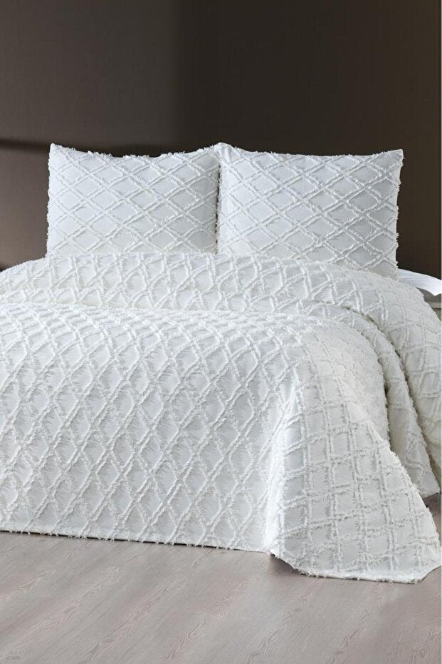 Double Size 3 Piece Cream Cotton Pike Bedding Set