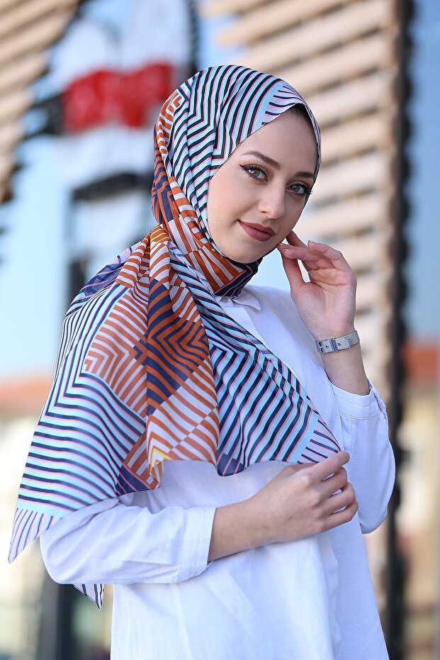 Geometric Pattern Chiffon Scarf, Easy-Care Style