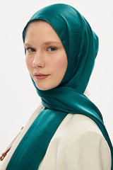 Luxury Shimmer Shawl - Soft & Elegant ()