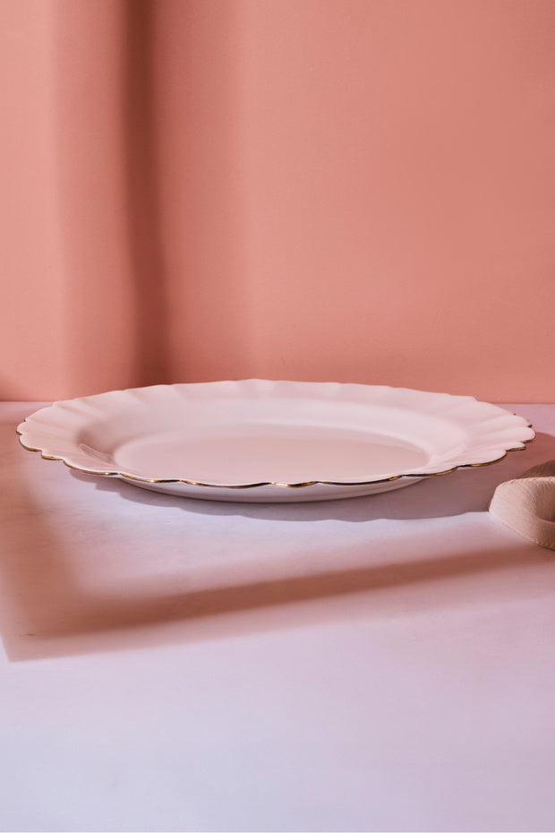 Elegant Opal Serving Plate - 26.5 cm Scalloped Design