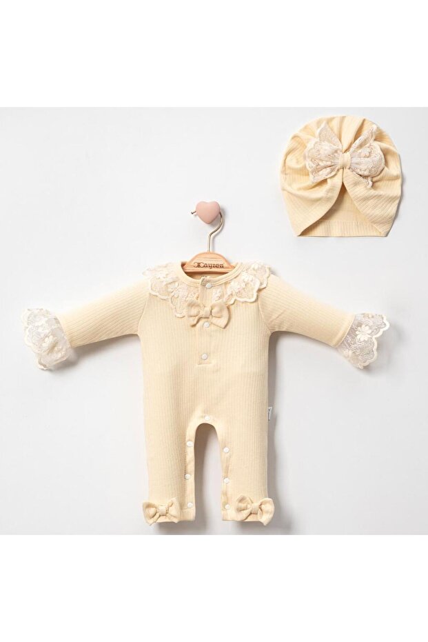 Ensemble grenouillère côtelée en dentelle et turban (0-3 mois)