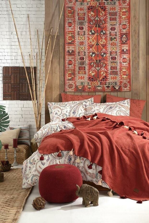 Boho Chic Double Duvet Set with Tasseled Blanket - 5 Pieces