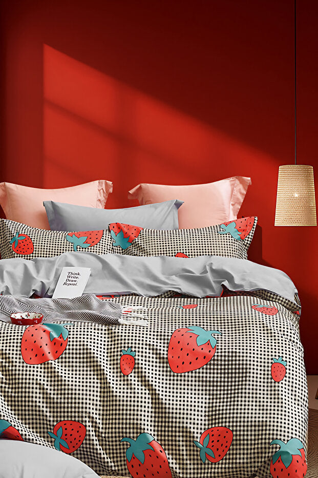 Double Size Duvet Cover Set - Strawberry Gingham with Fitted Sheet