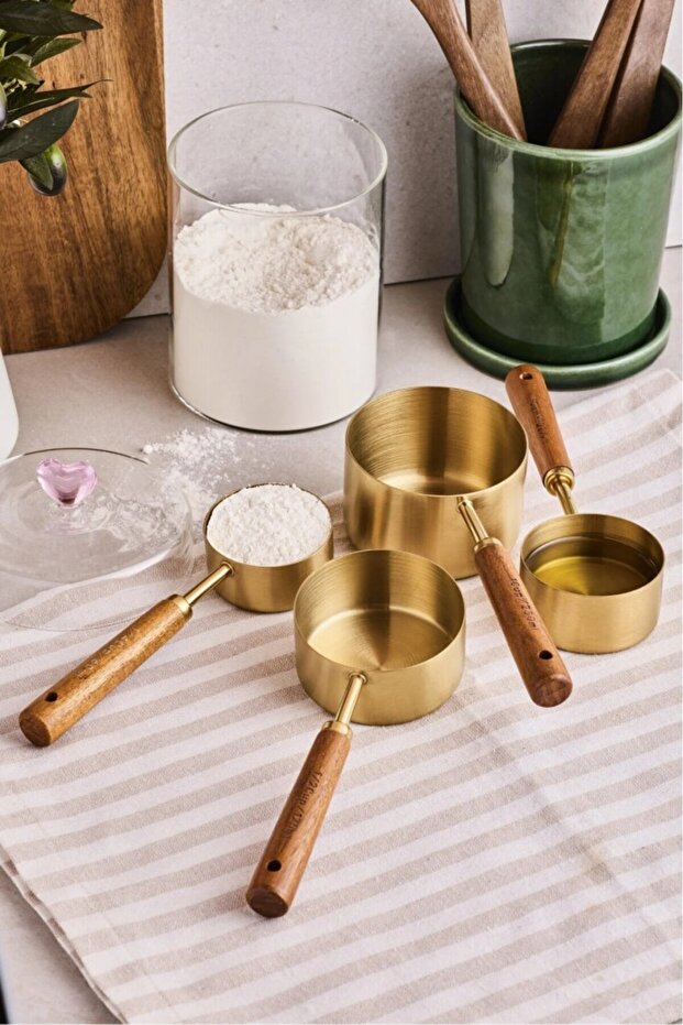4-Piece Large Measuring Cup Set with Elegant Wooden Handles