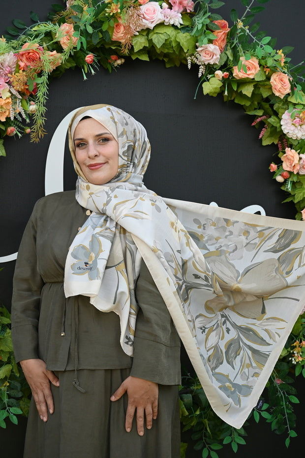 Flora Floral Shawl - Lightweight & Non-Slip ()