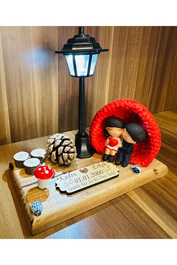 Romantic Light-Up Couple Figurine with Personalized Plaque