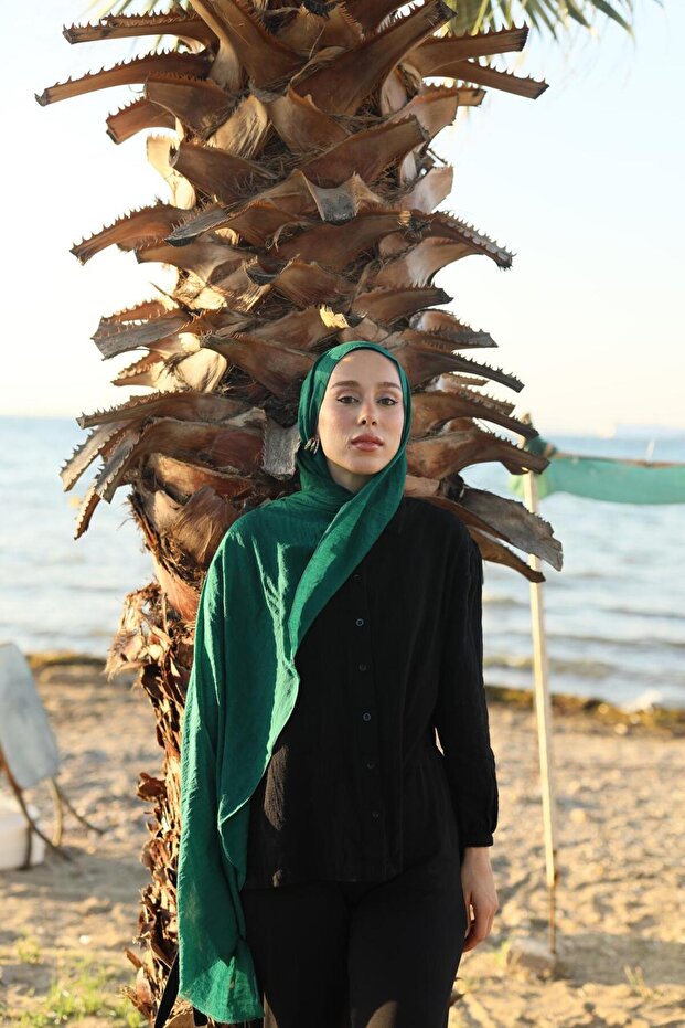 Neo Emerald Cotton Shawl - Soft & Versatile