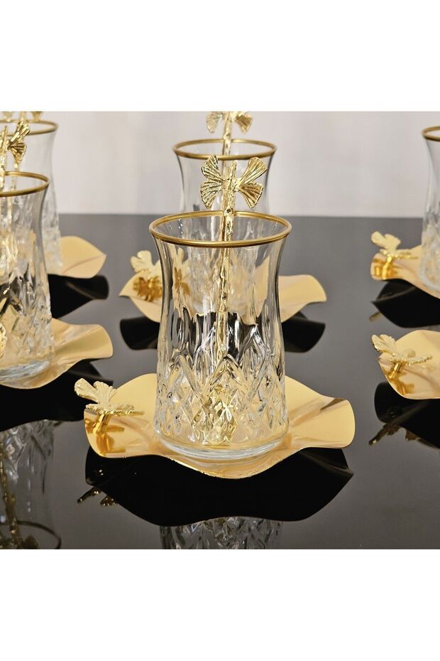 Ensemble de thé en or Atabey Home Premium de 18 pièces avec soucoupes et cuillères en métal