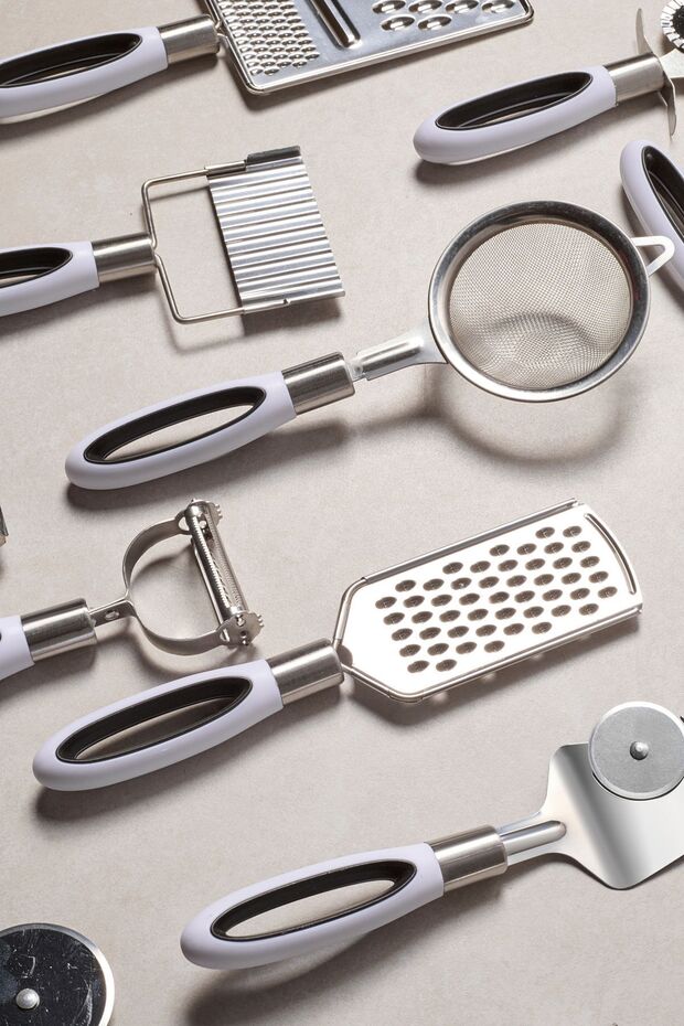 White 20-Piece Kitchen Utensil & Gadget Set for Cooking