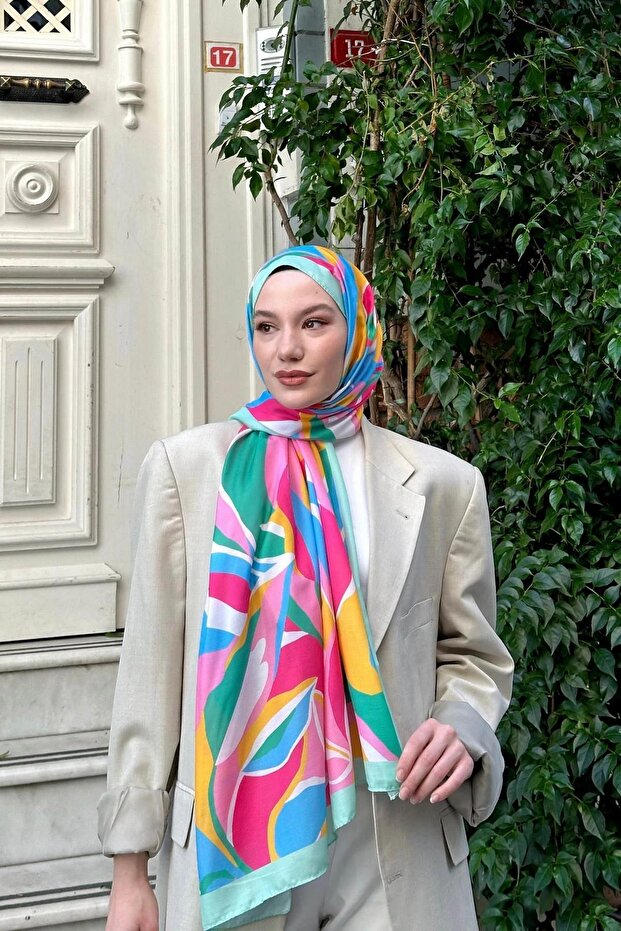 Nature Lilyum Soft Cotton Shawl - Vibrant Abstract Design