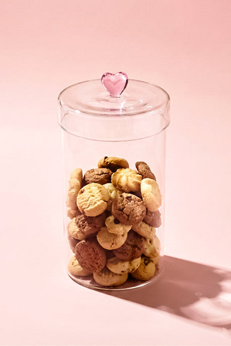 Elegant Borosilicate Glass Storage Jar - 1150ml with Heart Lid