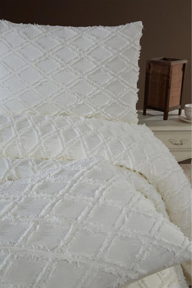 Double Size 3 Piece Cream Cotton Pike Bedding Set