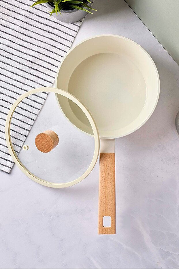 Beige Induction Ceramic Saucepan with Wooden Handle & Glass Lid - 20 cm