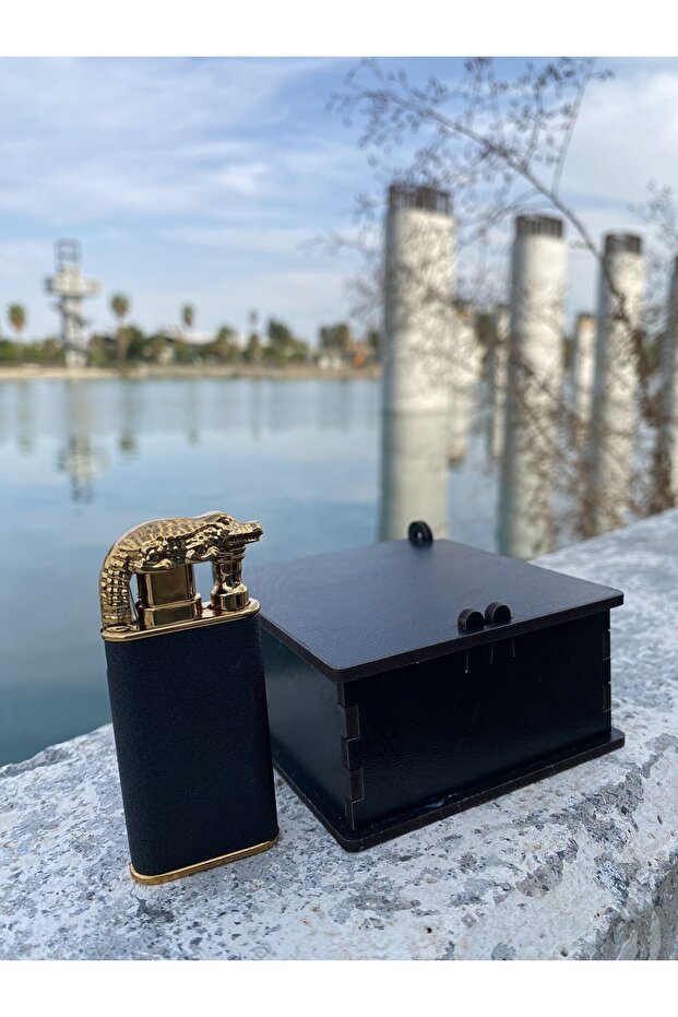 Personalized Dual-Flame Crocodile Lighter & Wooden Gift Box