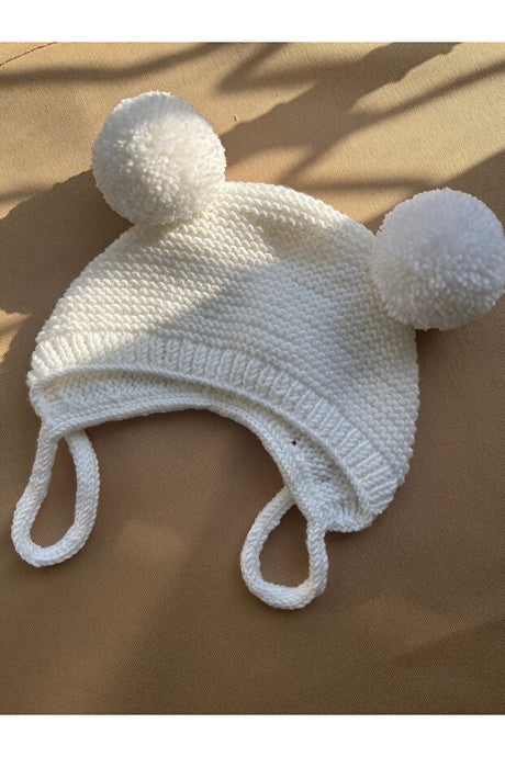 Unisex White Pom-Pom Knitted Baby Hat
