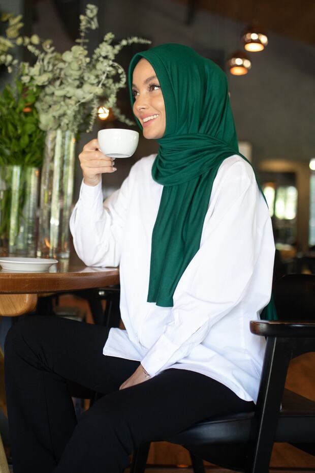 Emerald Green Easy-Wear Jersey Shawl