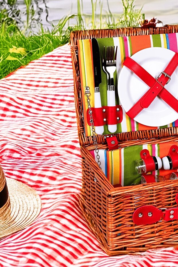 2-Person Wicker Picnic Basket with Insulated Lining & Accessories