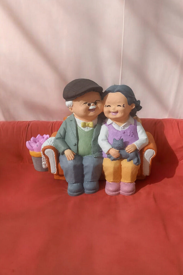 Elderly Couple Figurine - Sweet Retro Home Decor & Gift