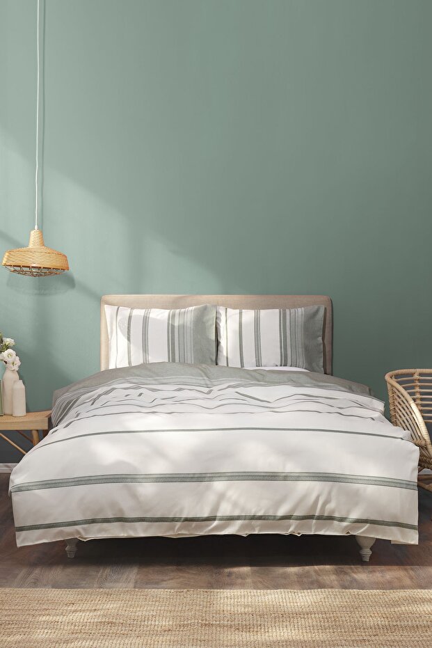 Vetro Haki Double Size Striped Duvet Cover Set - 4 Pieces