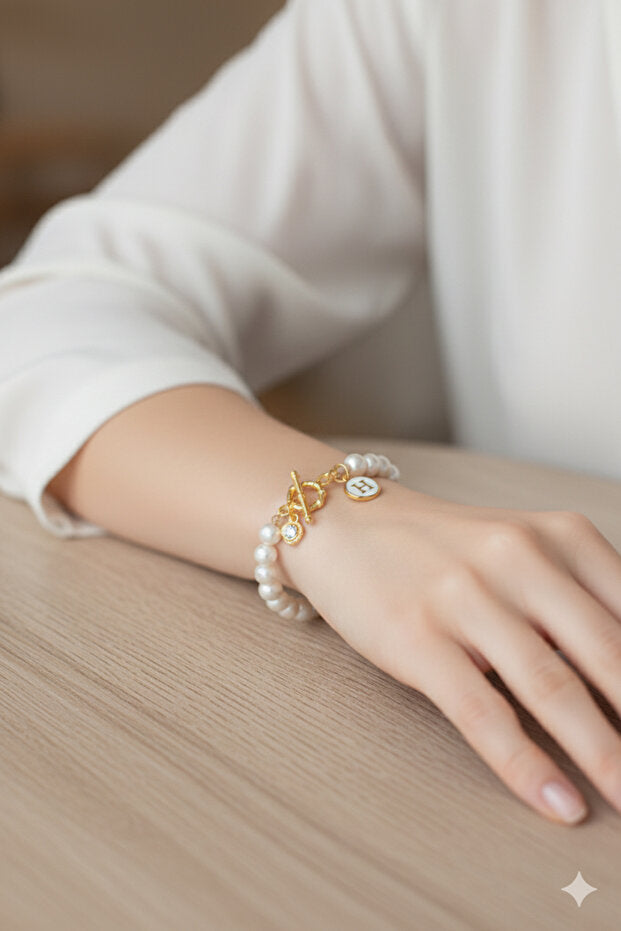 Natural Freshwater Pearl Bracelet with Initial H & Heart Charm