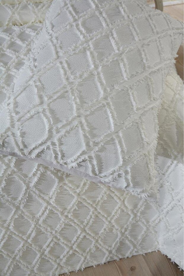 Double Size 3 Piece Cream Cotton Pike Bedding Set