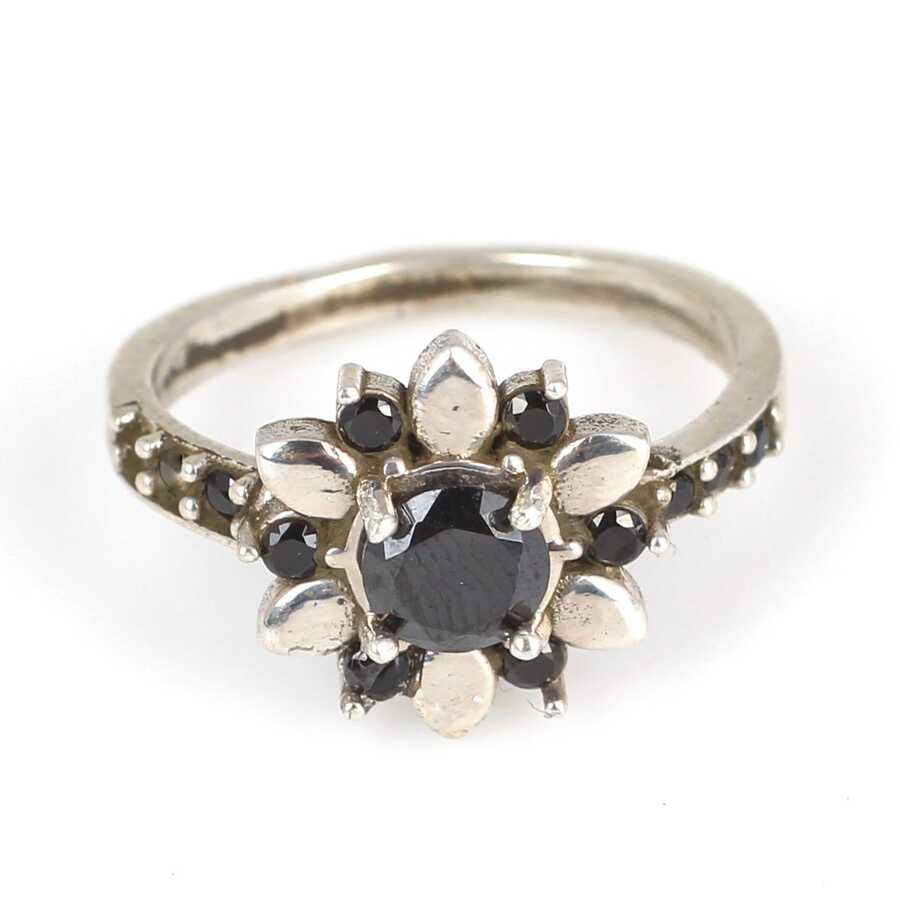 925 Sterling Silver Black Onyx Floral Ring - Elegant Bloom Design