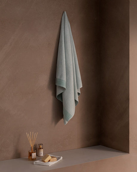 Dory Soft Absorbent Bath Towel, Quick Dry & Plush