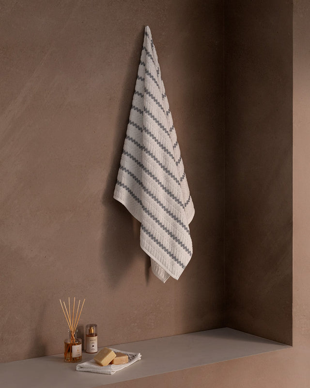Plush Absorbent Cotton Bath Towel