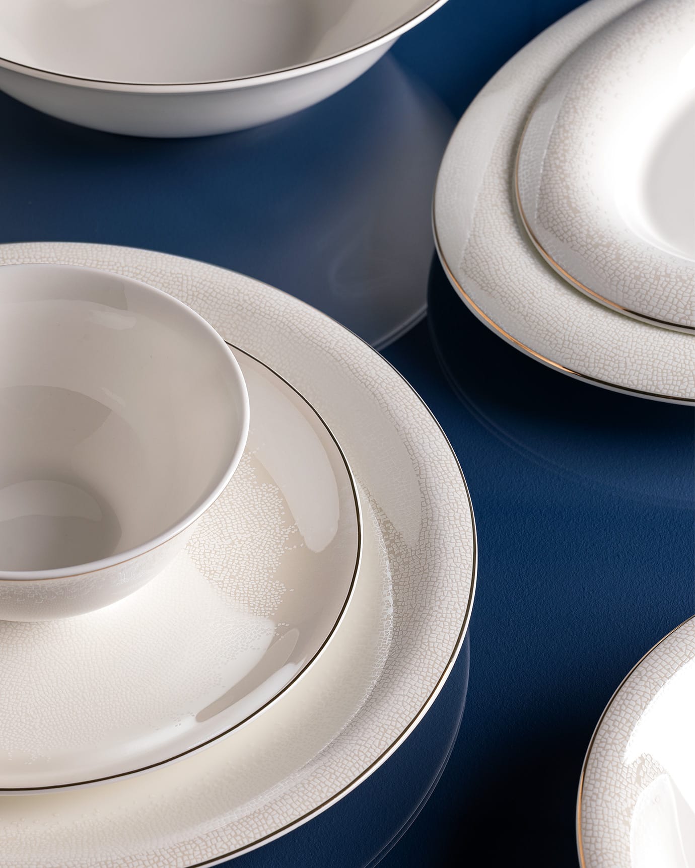 Fine Bone Porcelain 6-Person Dinner Set - Linda Collection