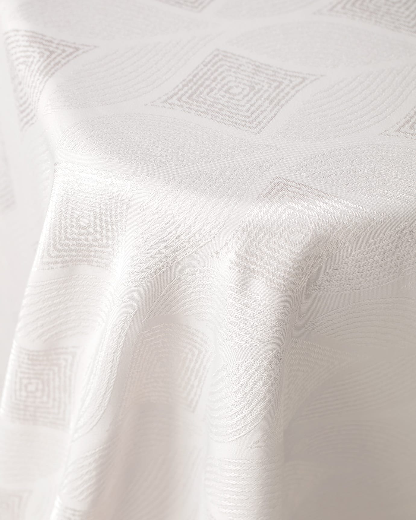 Polyester Tablecloth - Modern & Easy Care Dining Linen