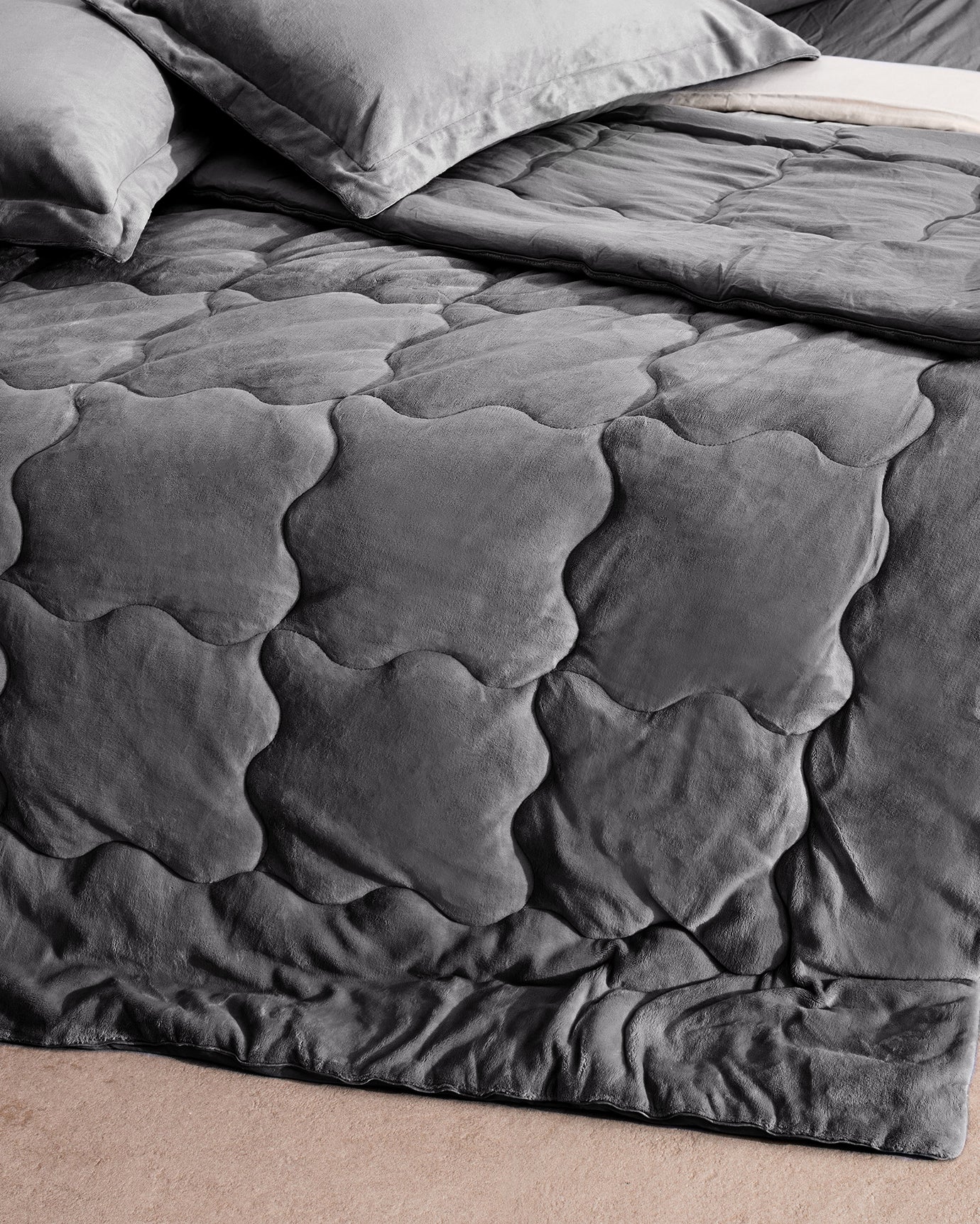 Kaira Twin Size Complete Bedding Set