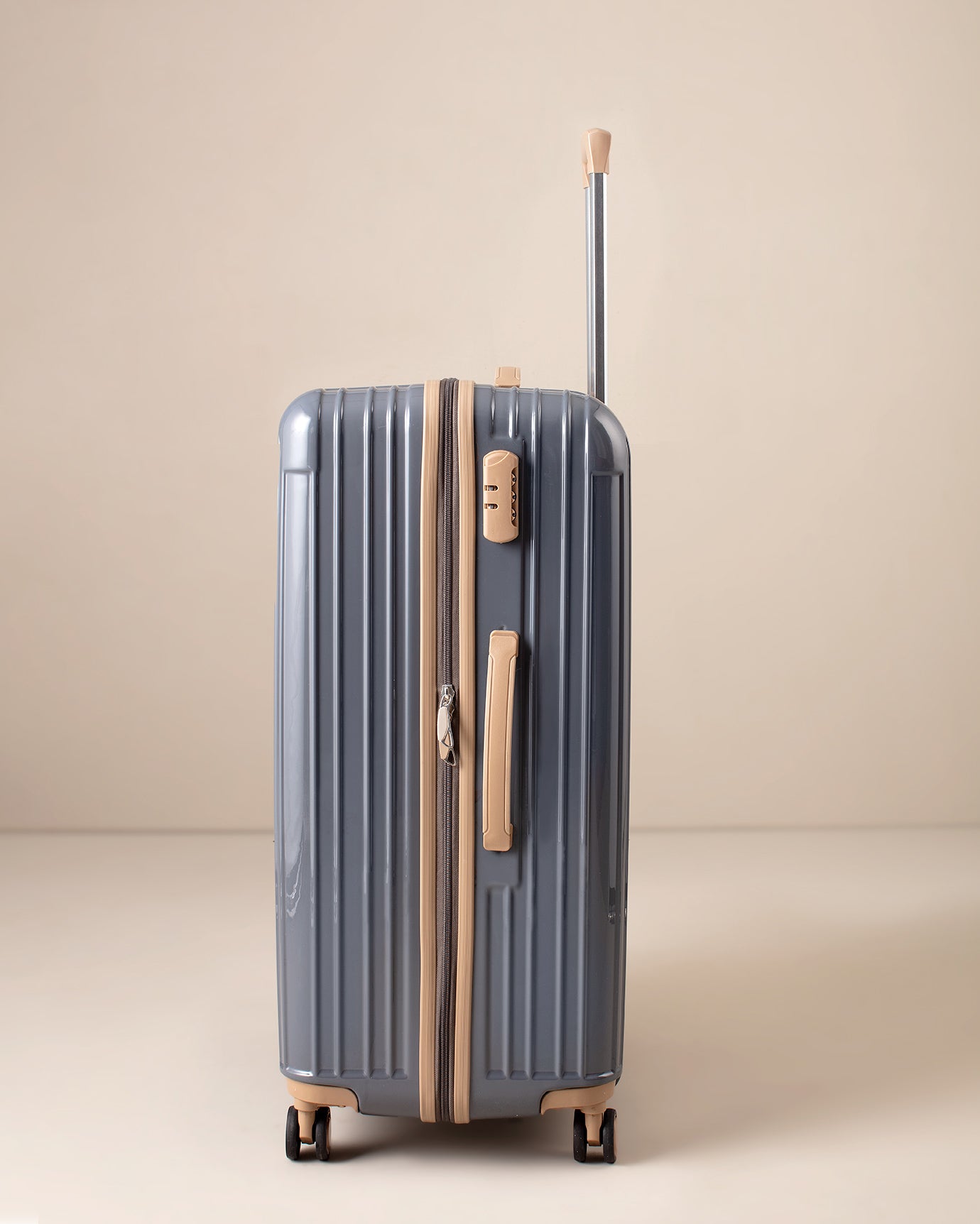 Large Hard-Shell Spinner Luggage Suitcase