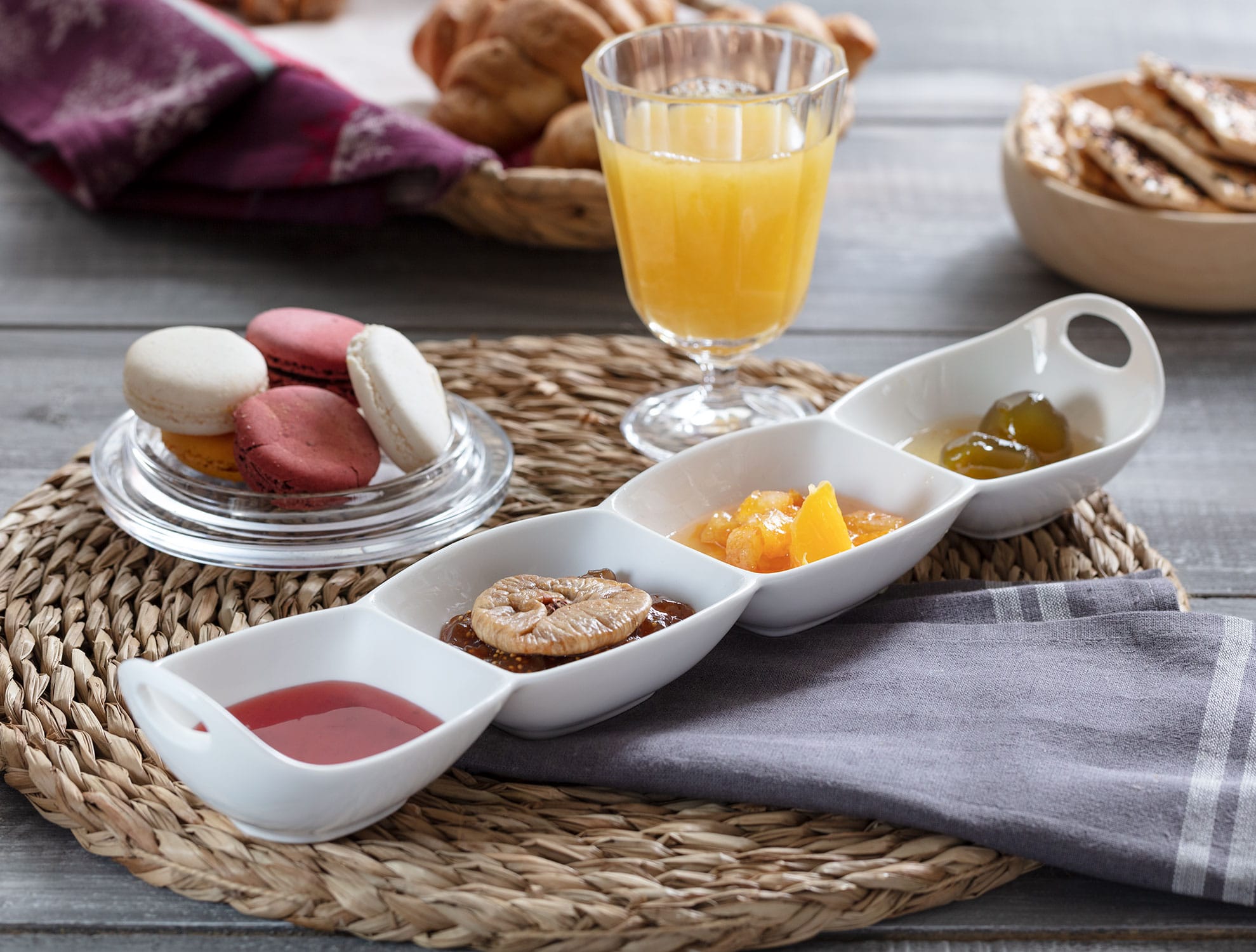 New Bone China 4-Compartment Serving Plate - Elegant Petit Concept
