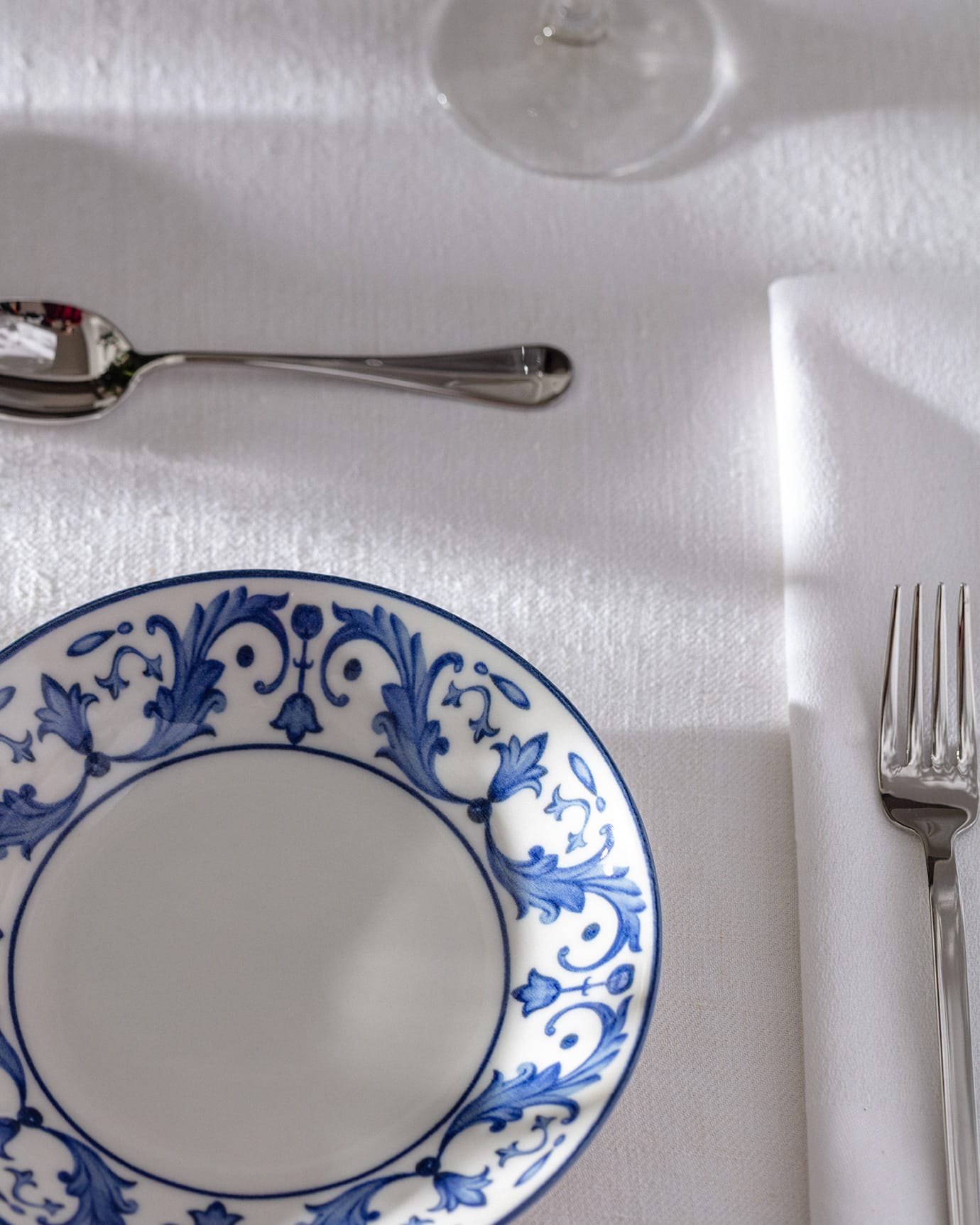 New Bone Dinner Plate - Sophisticated Blue & White Motif