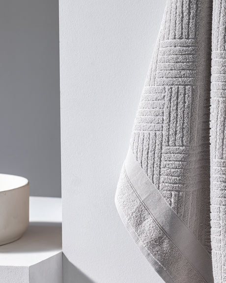 Etienne 100% Cotton Bath Towel - Ultra Soft & Absorbent Luxury