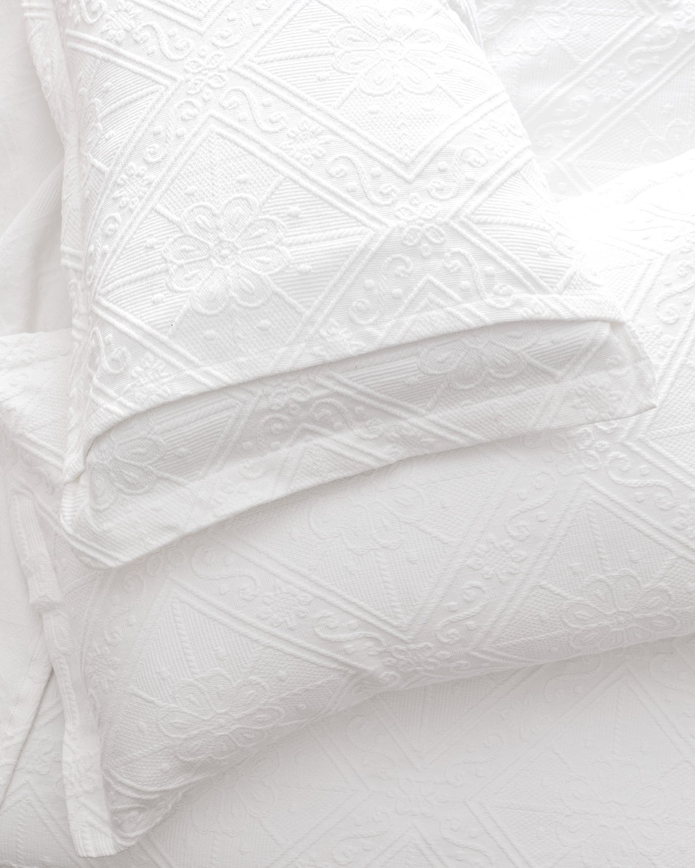 Marjolaina King Size 100% Cotton Bedspread