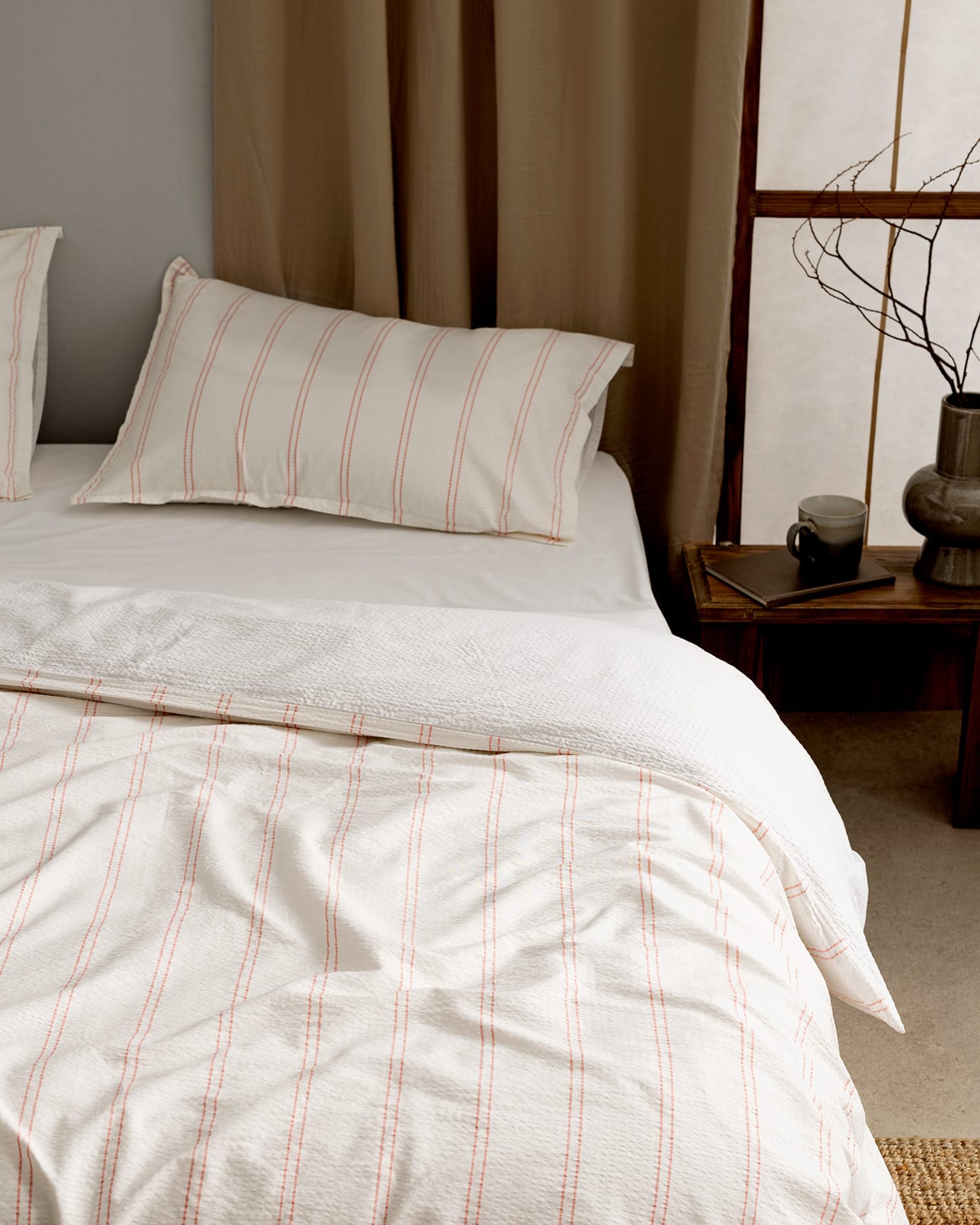 Full Size Washed Seersucker Striped 100% Cotton Duvet Cover Set - White & Coral