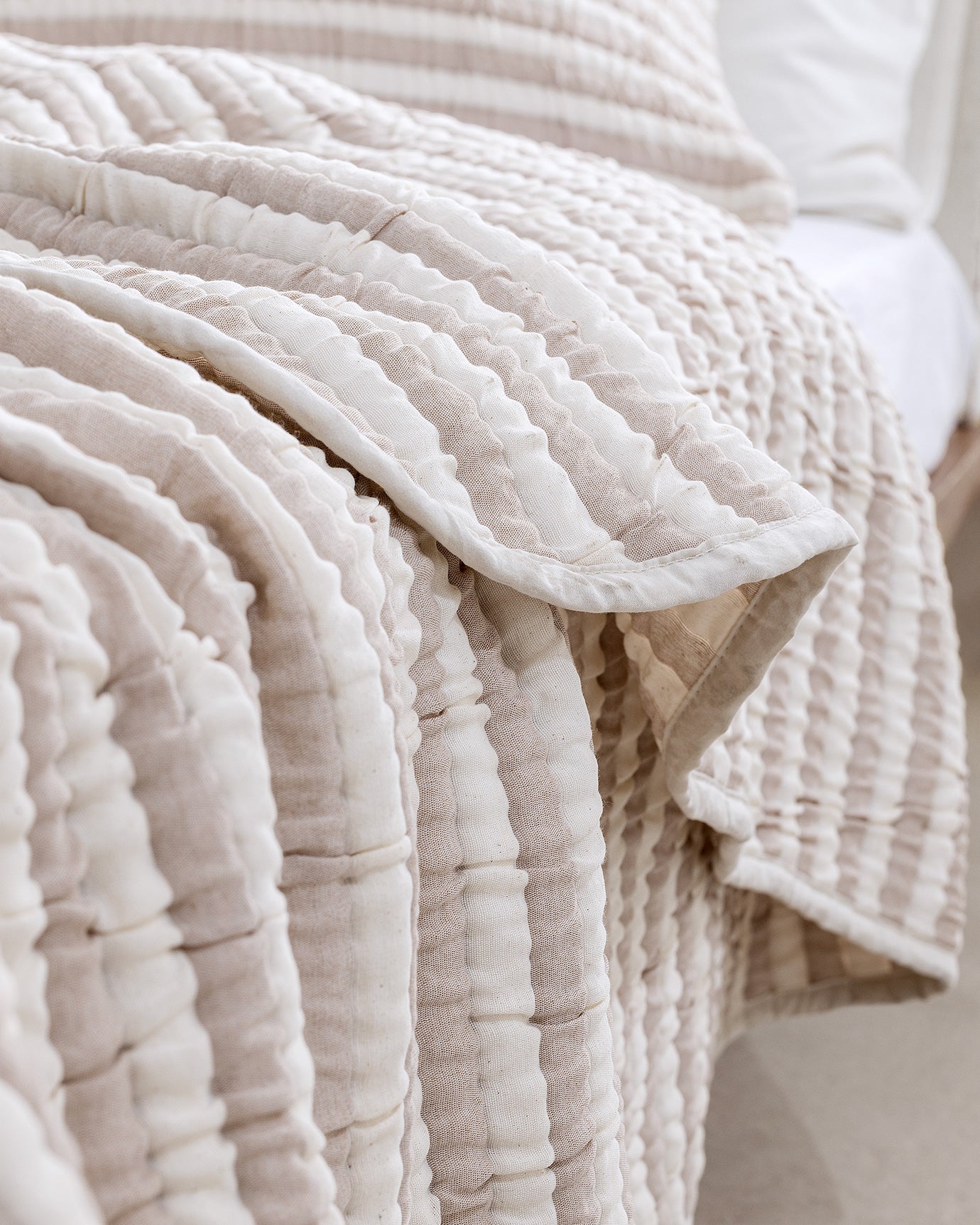 Cotton Blend Double Bedspread Set - Soft & Timeless Comfort