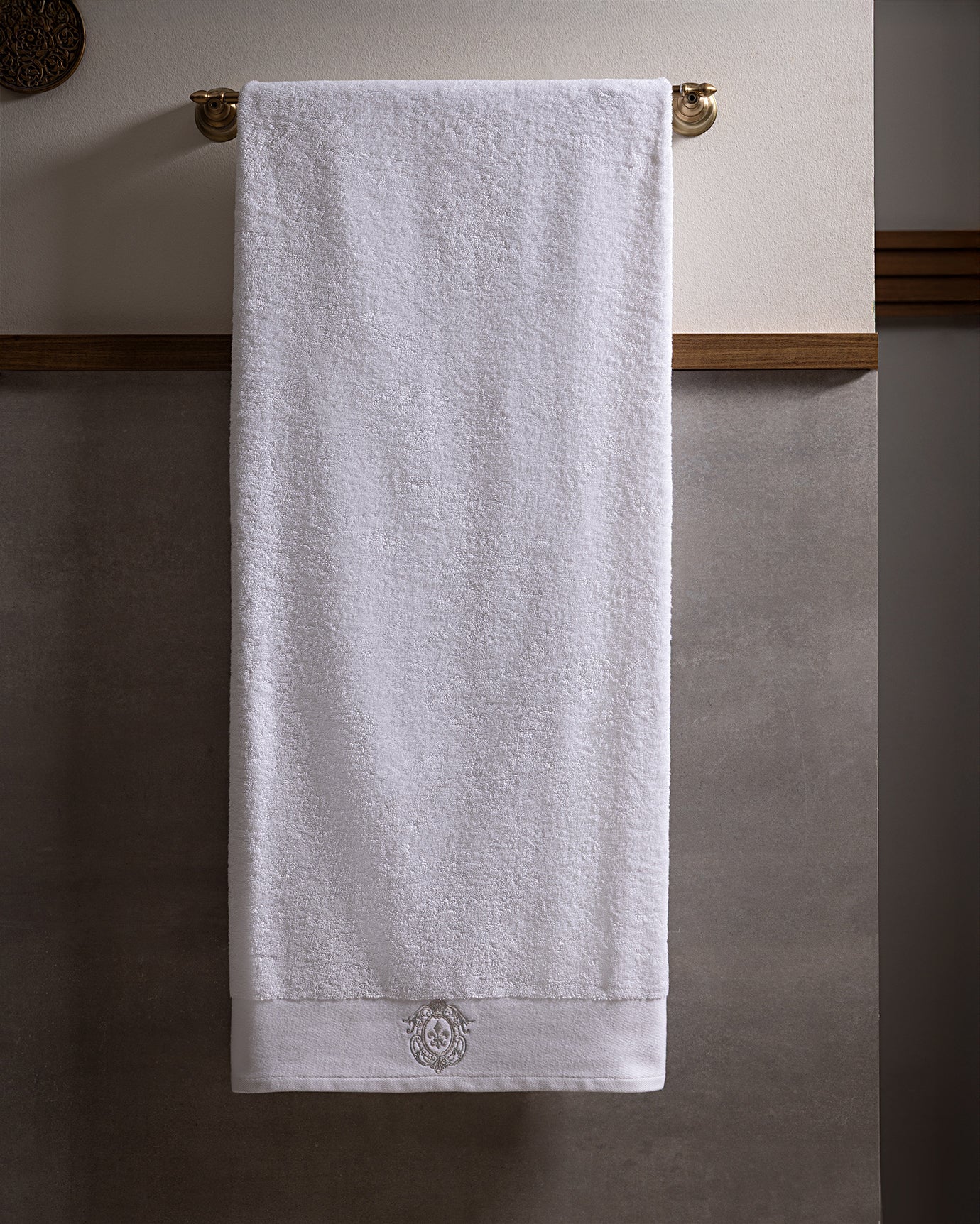 Luxury 100% Cotton Embroidered Bath Towel, White & Silver