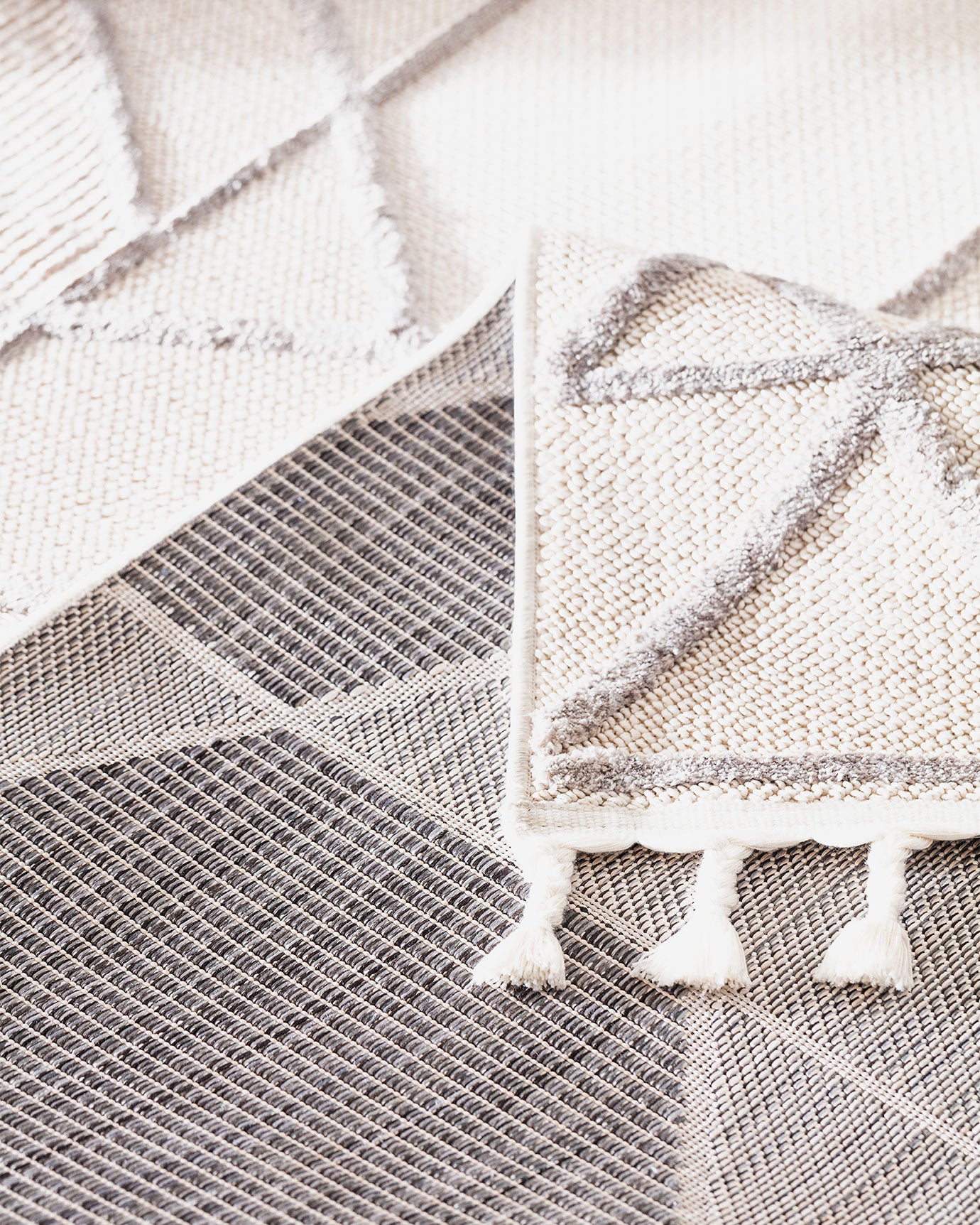 Soft Bone White Polyester Area Rug - 80x150 cm - Plush Shag Style