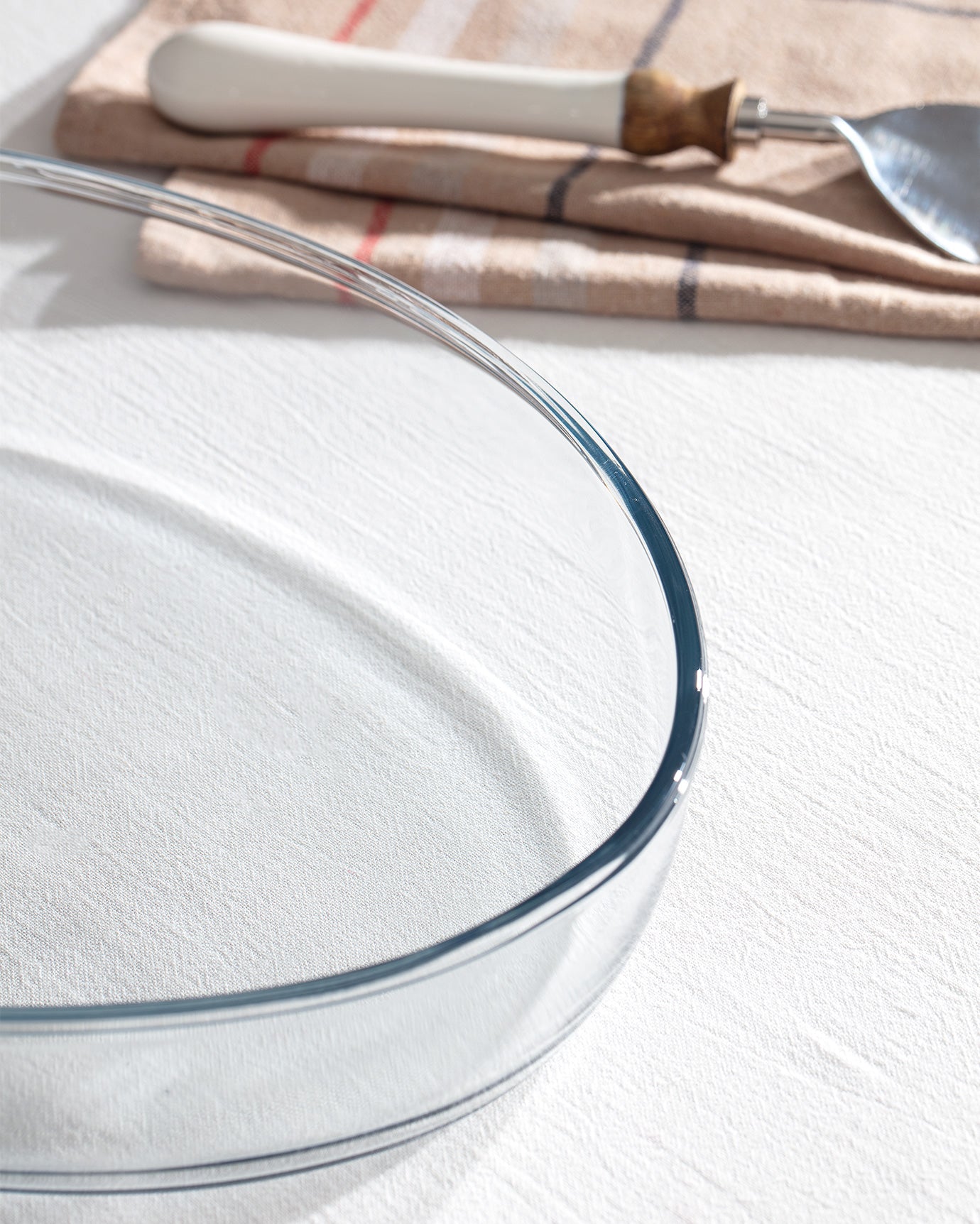 Large Oval Borosilicate Glass Baking Dish - Oven Safe Bakeware