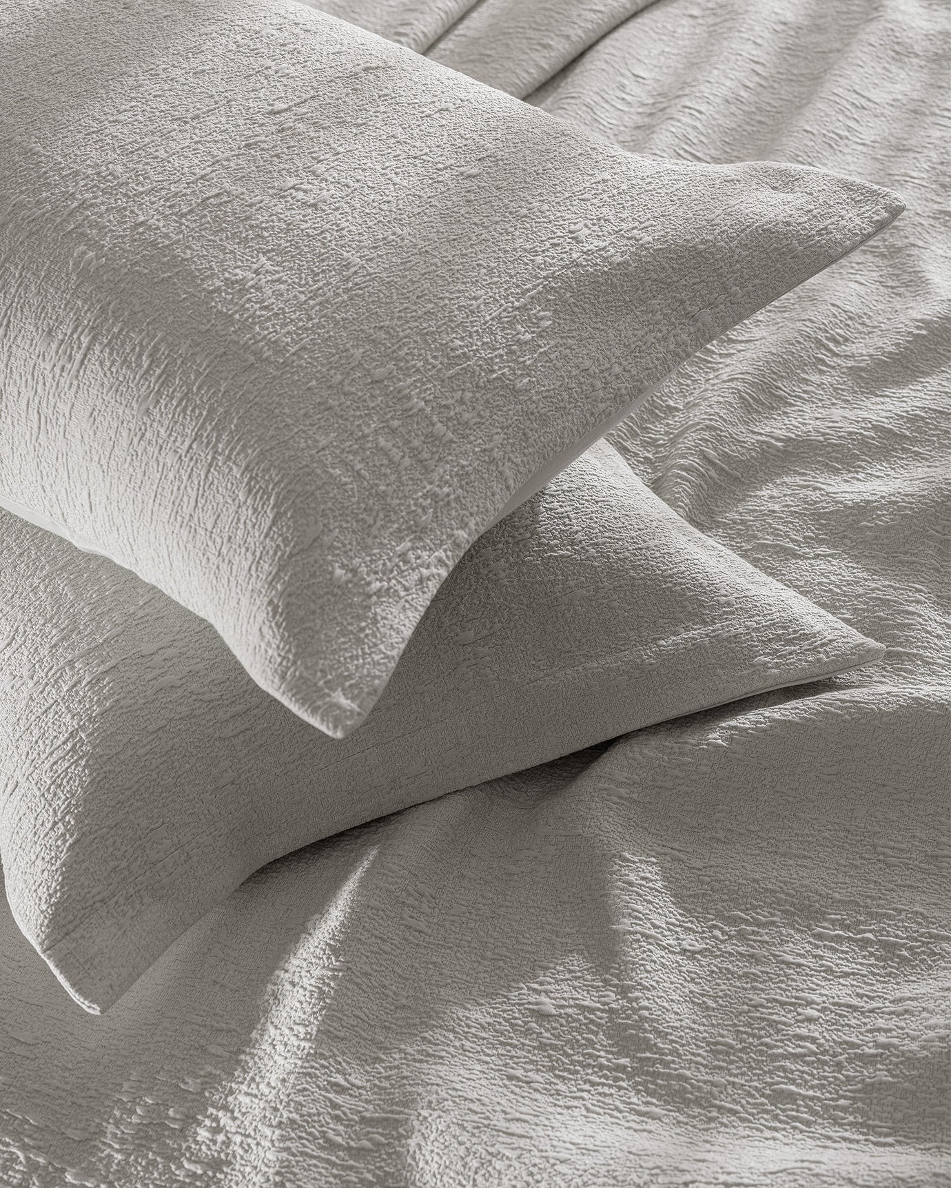 Viscose & Polyester Double Bedspread - Luxurious Softness & Style