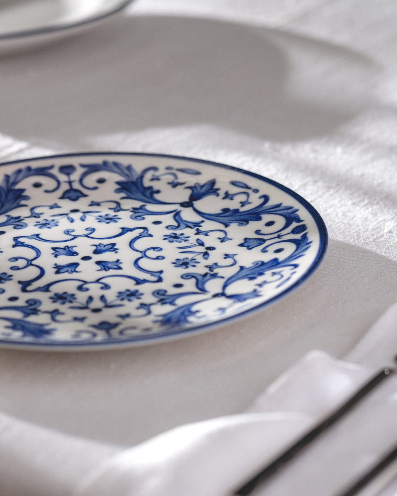 New Bone China Pasta Plate - Elegant Blue & White Serenity Pattern